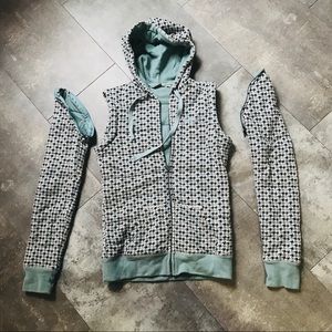 Heavy duty sweatshirt with removable sleeves!